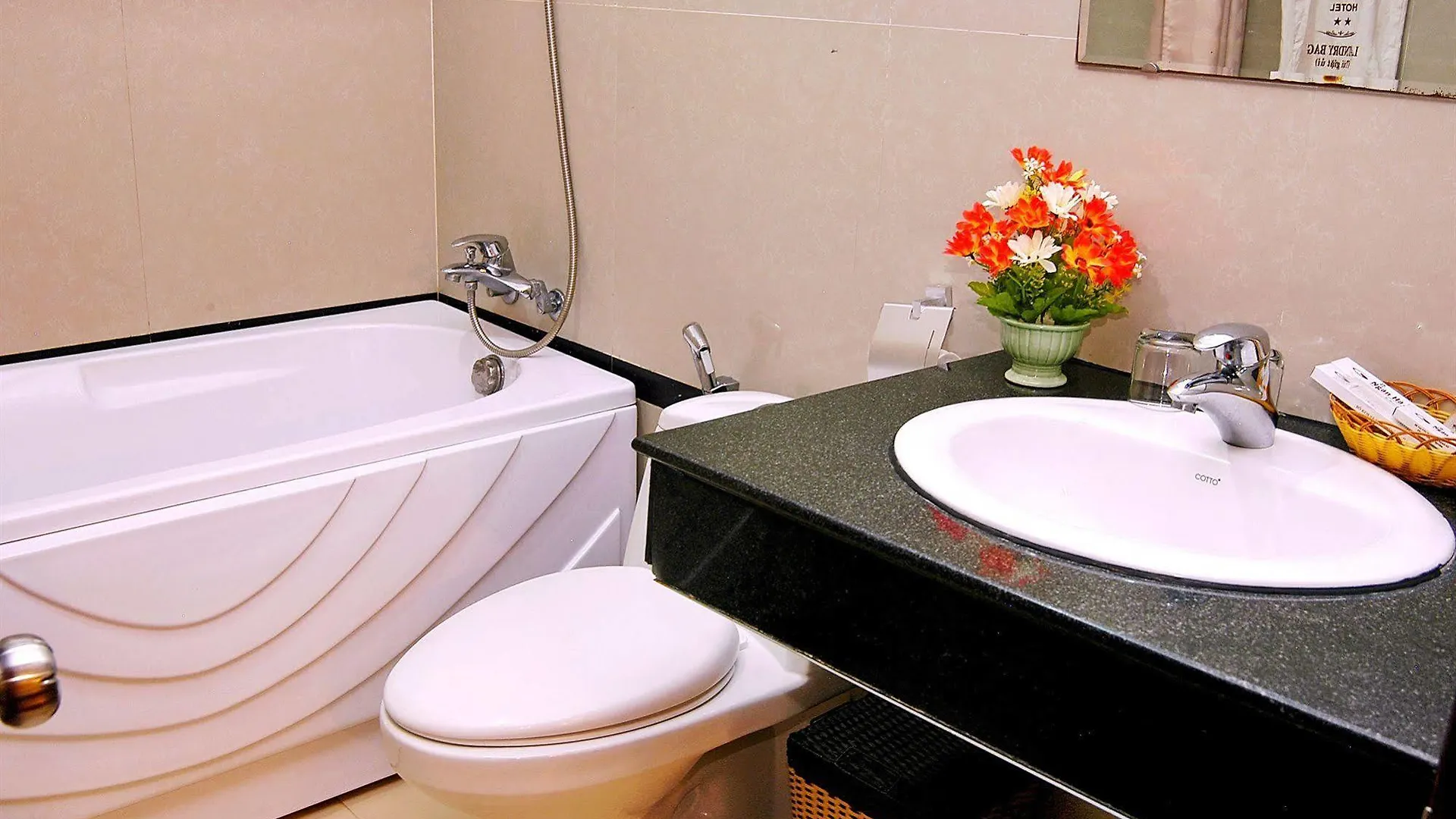 Ngan Ha - Galaxy Hotel Nha Trang