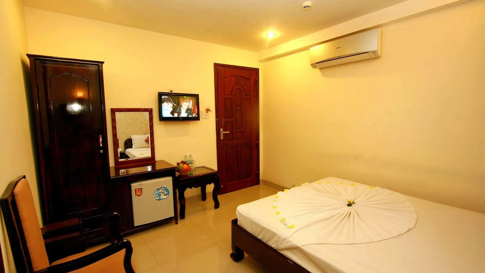 Ngan Ha - Galaxy Hotel Nha Trang