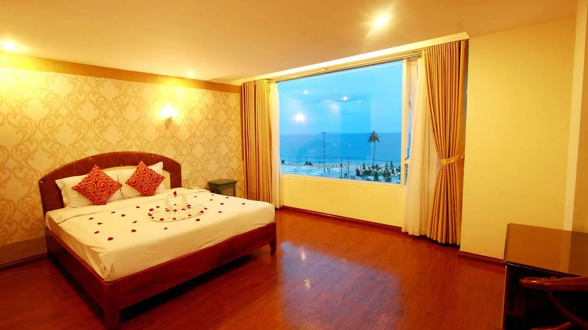 Ngan Ha - Galaxy Hotel Nha Trang
