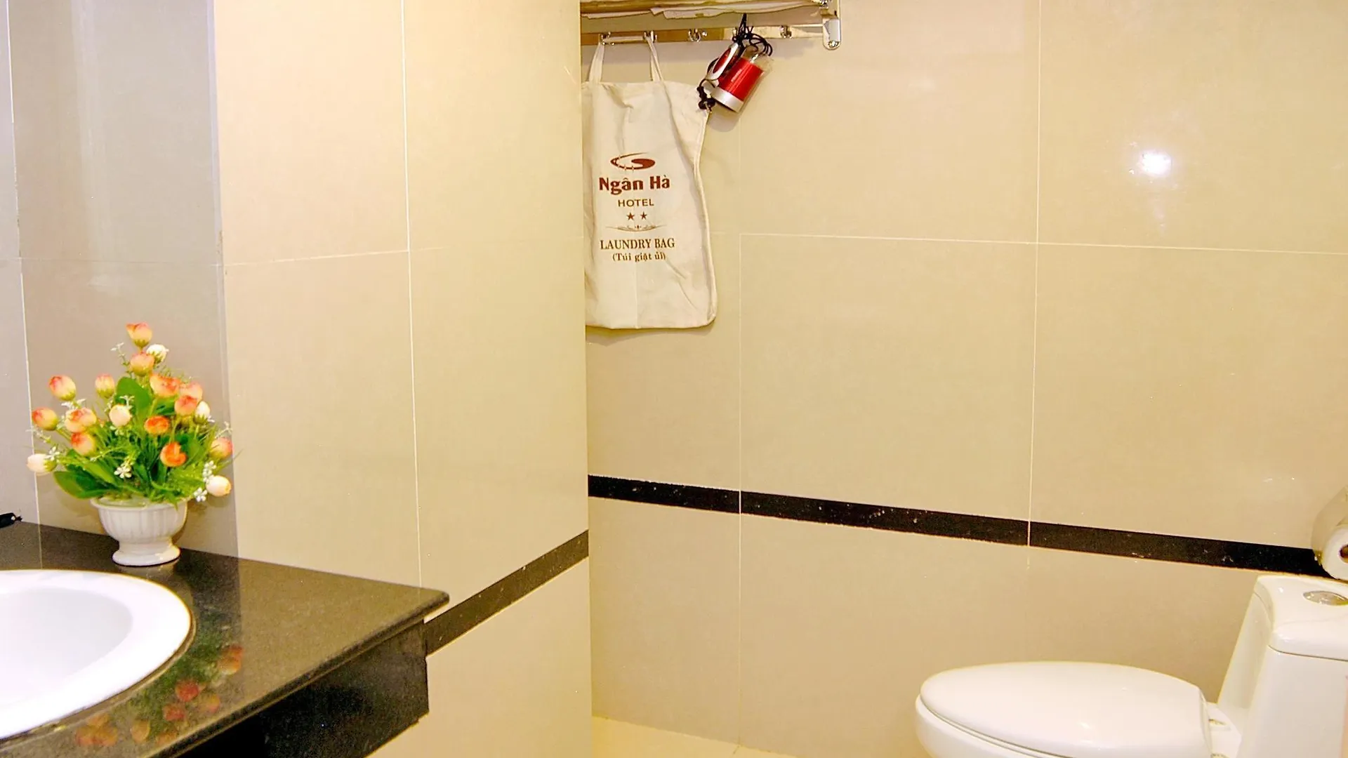 Ngan Ha - Galaxy Hotel نها ترانج