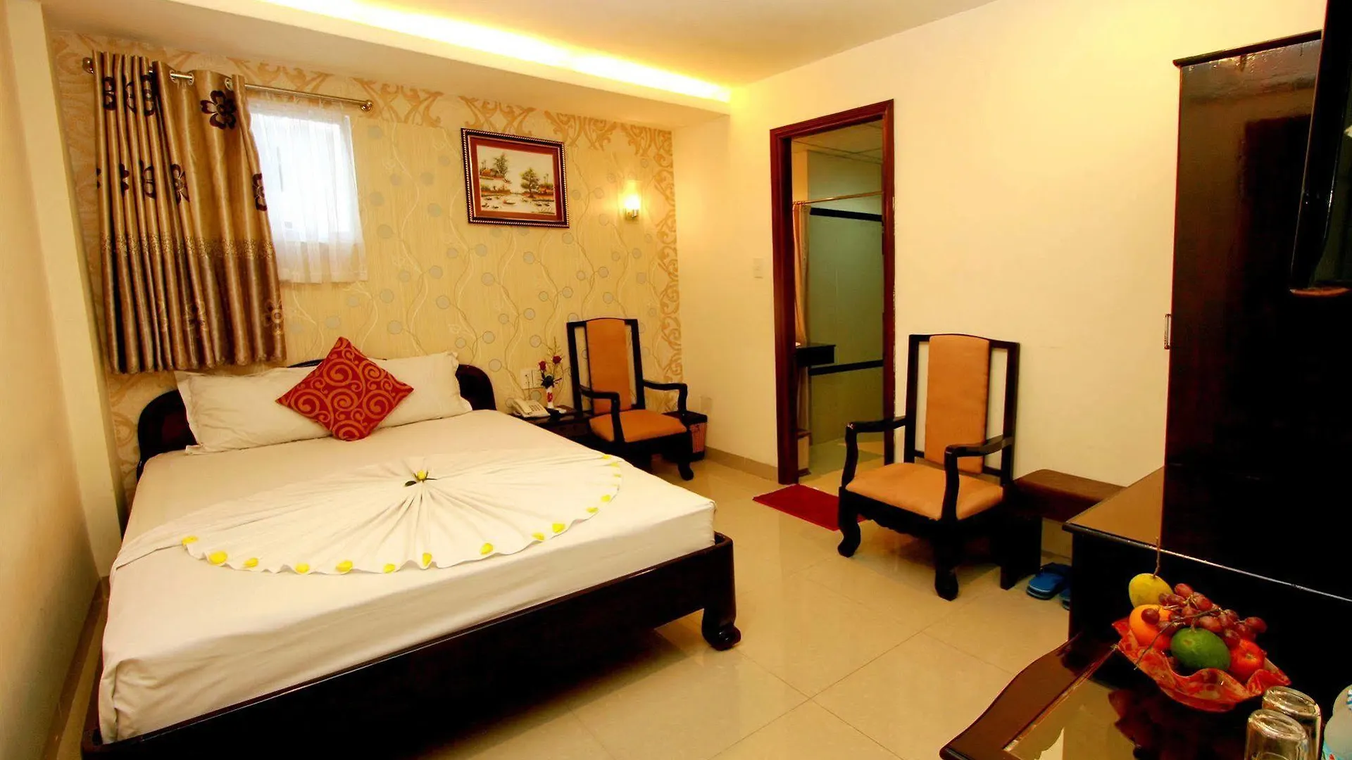 Ngan Ha - Galaxy Hotel Нячанг 3*,